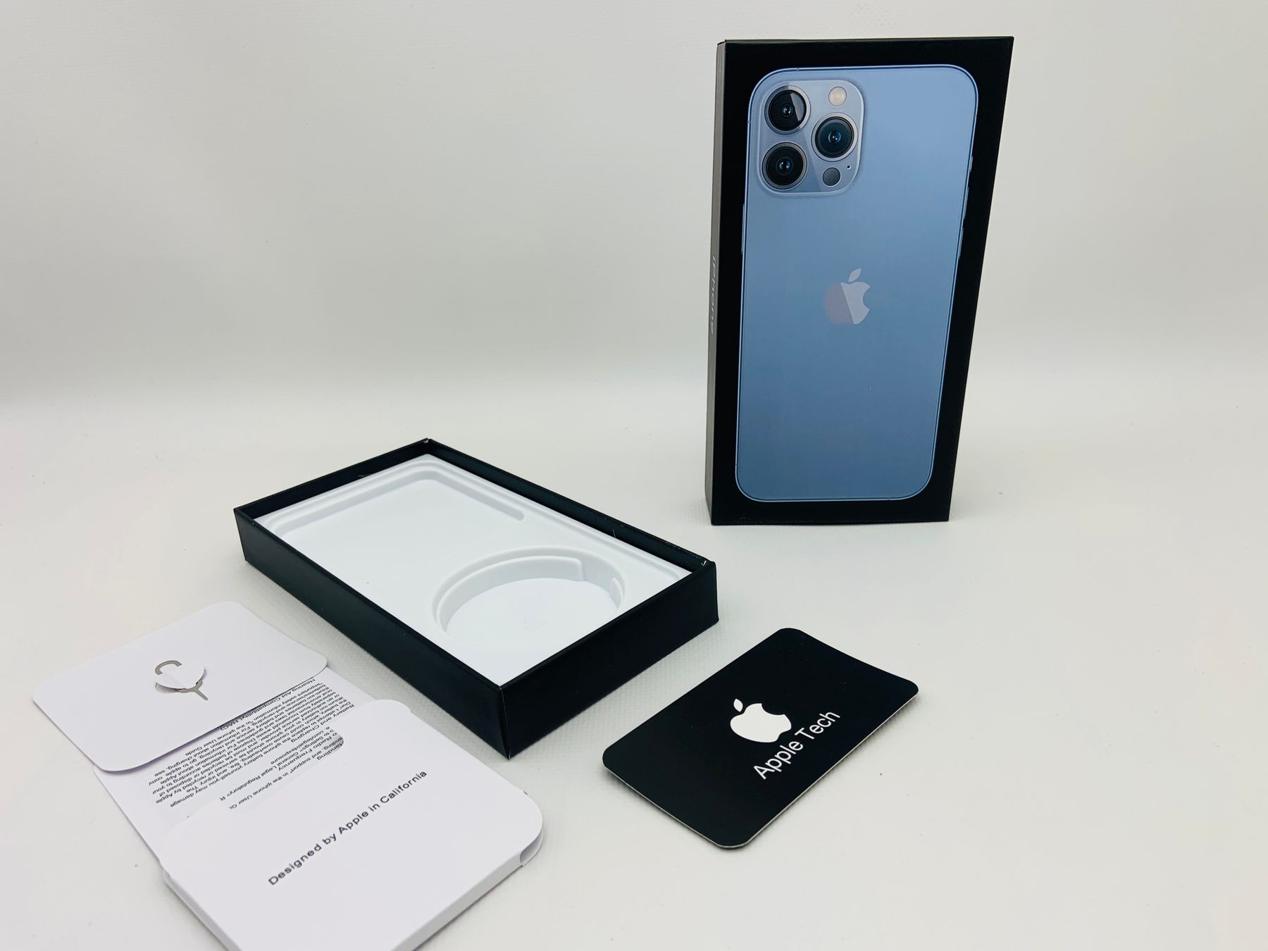 Макс коробка. Iphone 13 Pro коробка. Iphone 13 Pro Max коробки. Iphone 14 Pro коробка. Iphone 13 Pro Max Blue коробка.