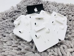 Оригинальные наушники Apple EarPods with Lightning connector